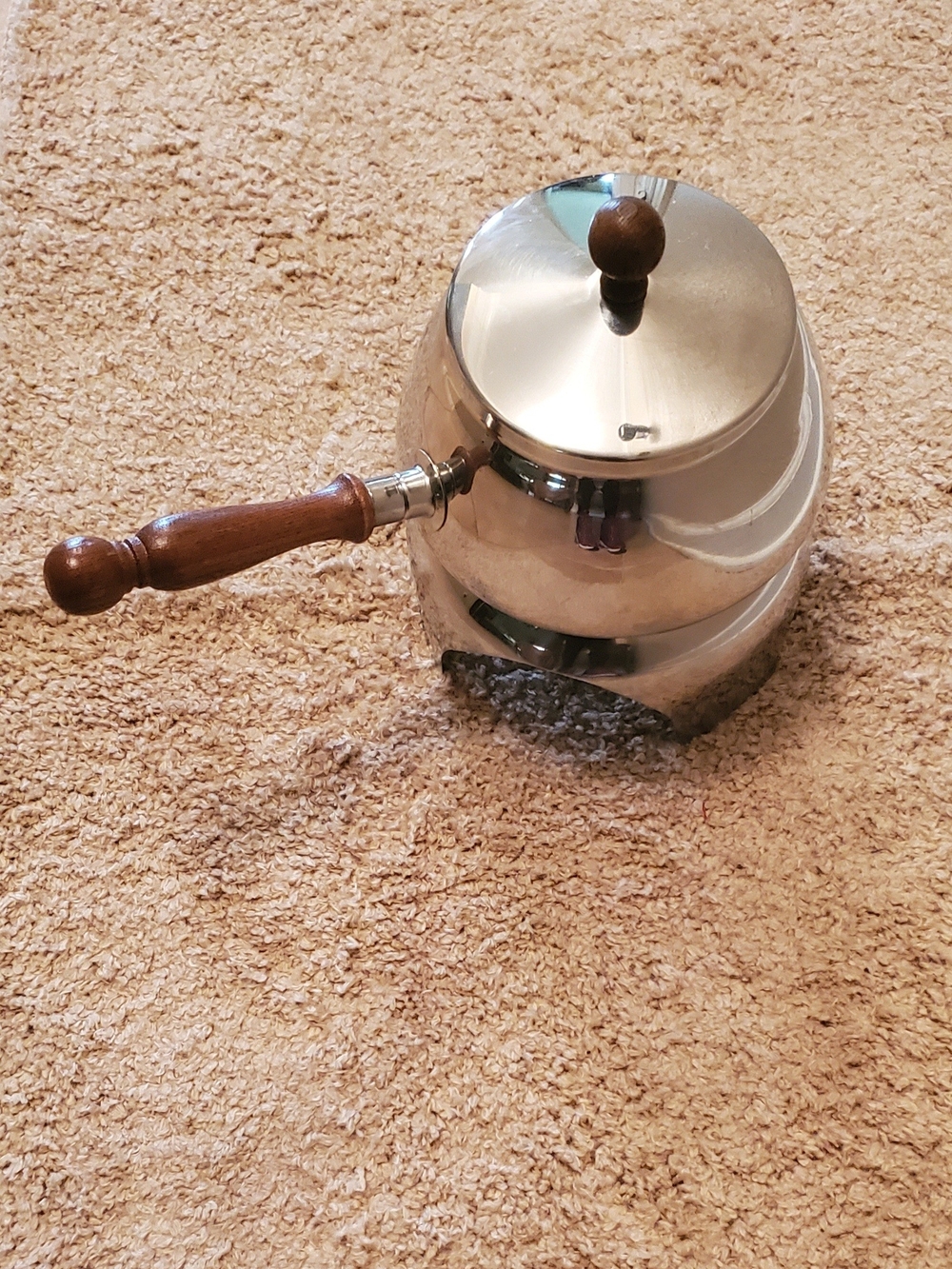 Fondue Pot Stainless Steel  with Wooden Handle